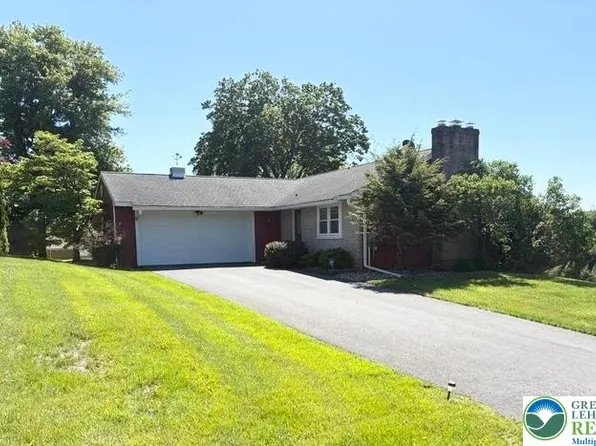 34 Stonecroft Dr, Easton, PA 18045