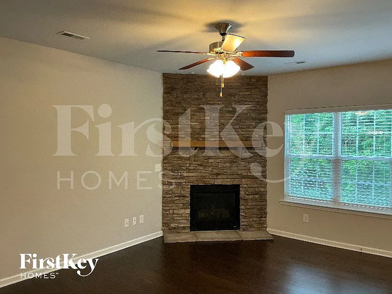 Building Photo - 293 Moonstone Ct