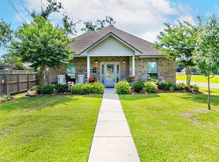 1613 Dallas St, Port Neches, TX 77651