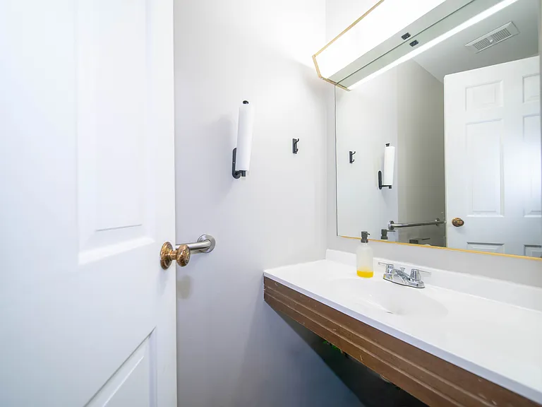 2257 Rome Dr — Photo 3