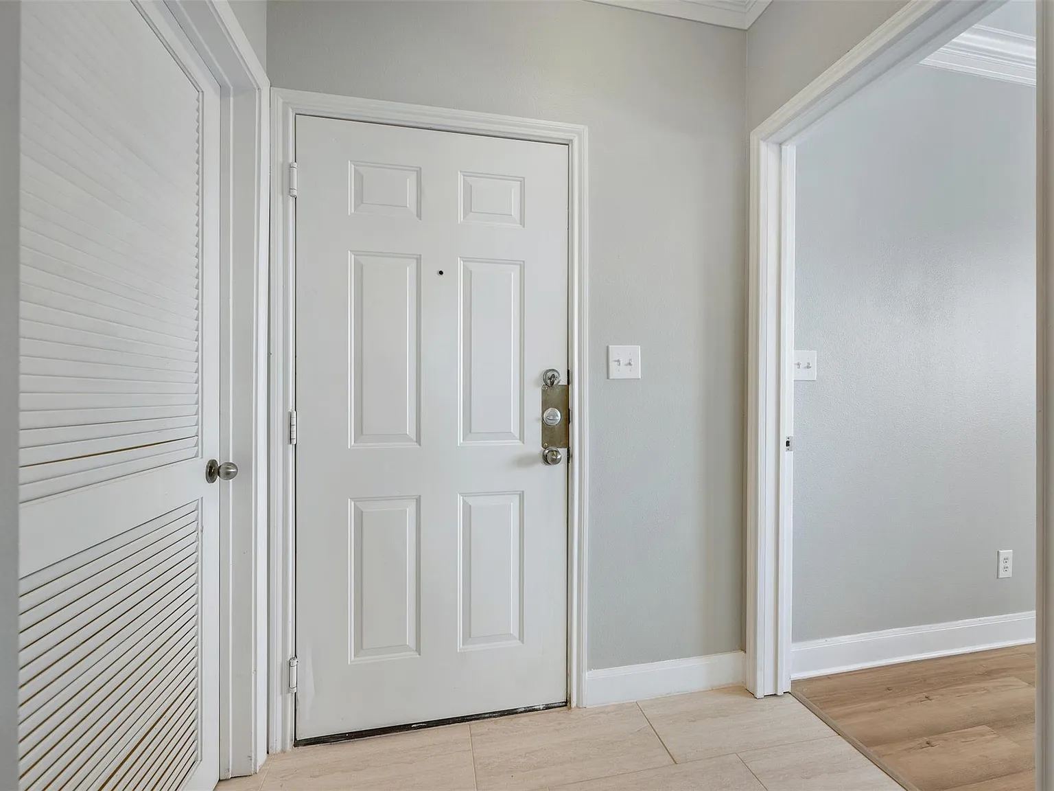 3 bed, 2.0 bath, 1342 sqft, $1,975 — Photo 4