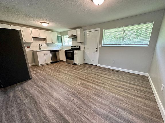 5th image of 4408 Lesher Dr
