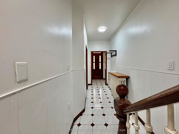 5th image of 36 Mitchell Ave