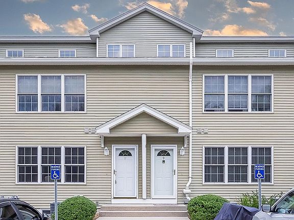 2nd image of 11 Steeple Chase Drive #11