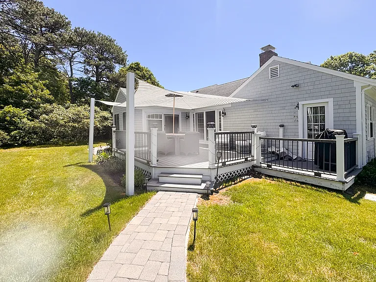 182 Beacon St — Photo 17