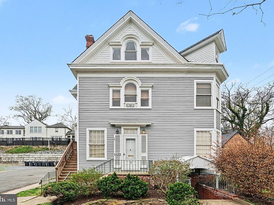1st image of 1122 Caroline St