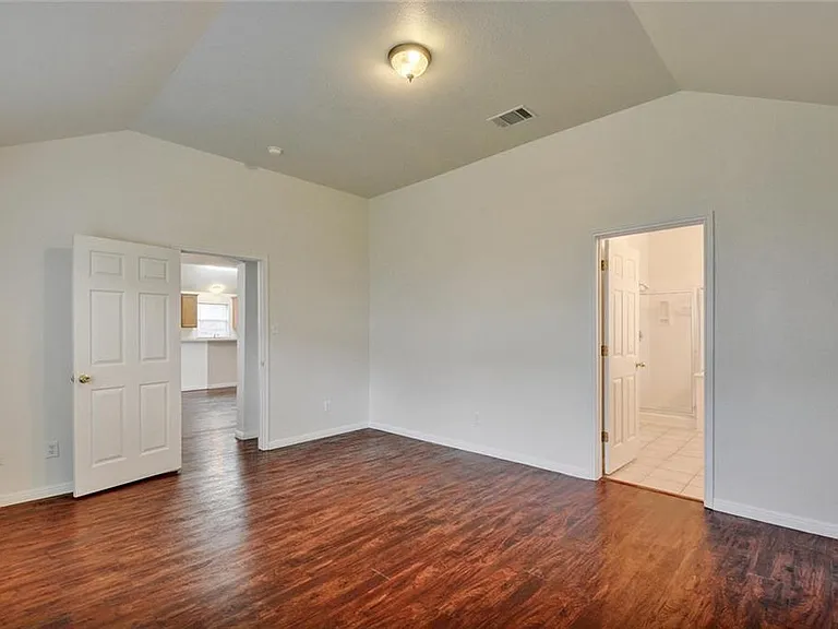 2624 Century Park Blvd — Photo 17