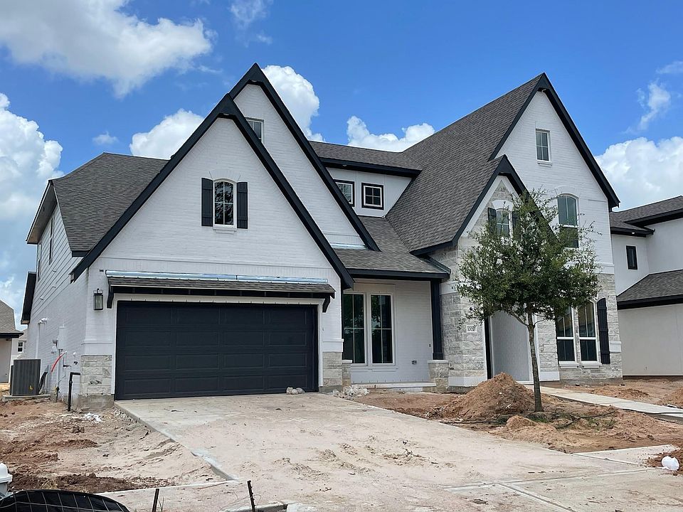 1st image of 10011 Oakwood Trl