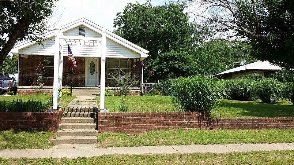 1st image of 137 Sequoia Dr