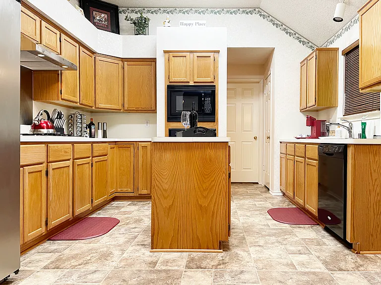 1416 Country Ln — Photo 32