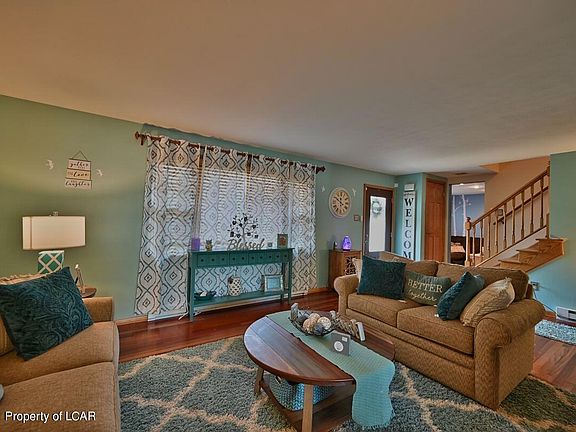 4th image of 152 Hemlock St