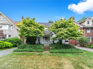 3030 E Overlook Rd, Cleveland Heights, OH 44118
