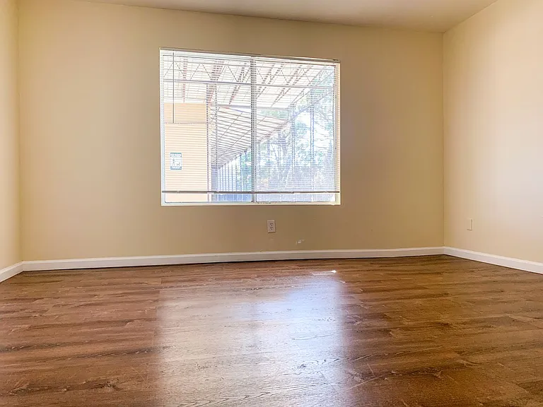 MOVE IN SPECIAL Studios @ $749.00 — Photo 40