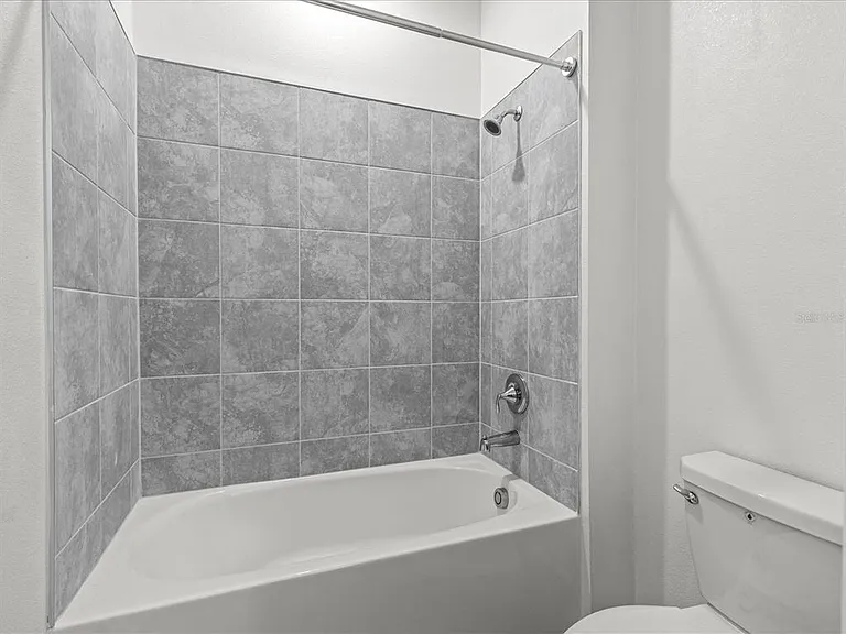 2952 Armstrong Ave — Photo 15
