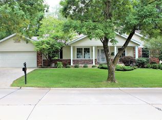 2314 Westpar Dr, Chesterfield, MO 63017