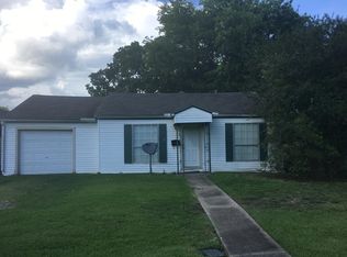 2640 4th Ave, Groves, TX 77619