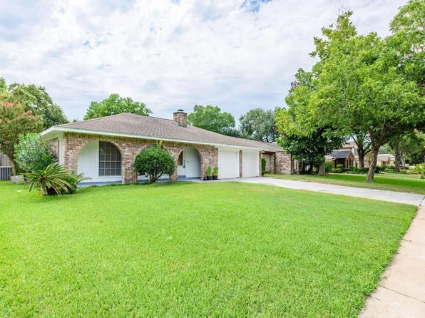 8819 Stone Brook Ln, Houston, TX 77040