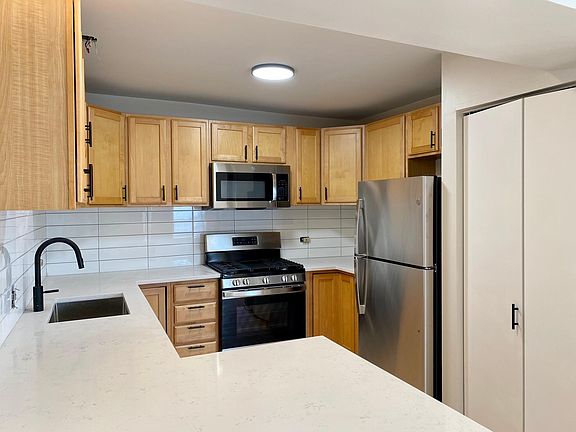 3rd image of 1825 W North Ave APT 3B