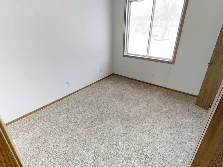 235 Sinclair Ave — Photo 9