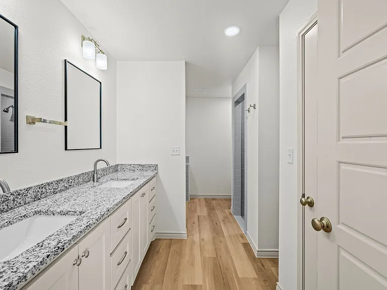14904 North Cres #1200 — Photo 20