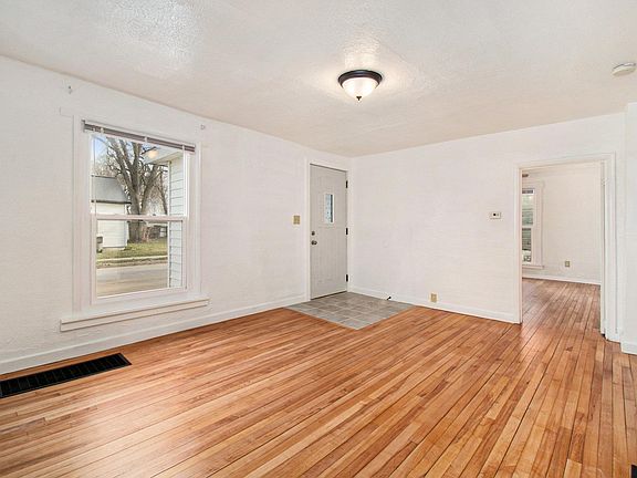3rd image of 417 Sherman St