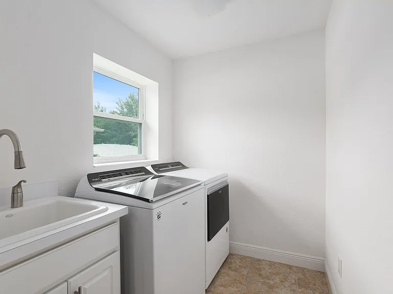 10397 Silver Maple Ave — Photo 40