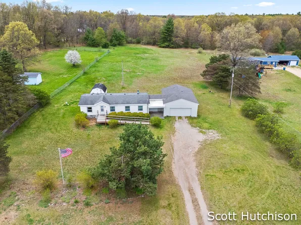 2448 S Greenville Rd, Greenville, MI 48838