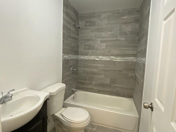 2nd image of 142 Seymour Ave #1L