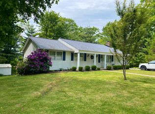228 Appalachian Heights Rd, Mount Hope, WV 25880