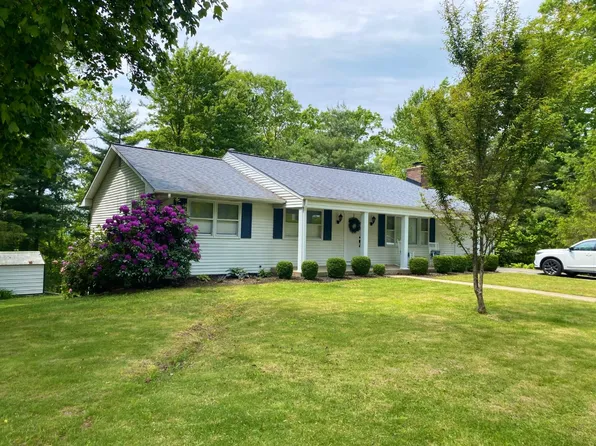 228 Appalachian Heights Rd, Mount Hope, WV 25880