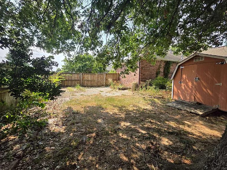302 Cross Creek Dr — Photo 22