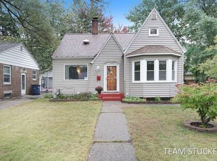 2968 Eastland Rd, Muskegon, MI 49441