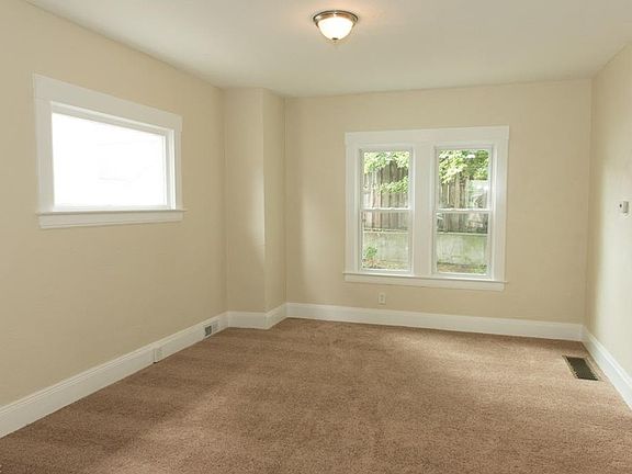 4th image of 1318 Lakewood Ave