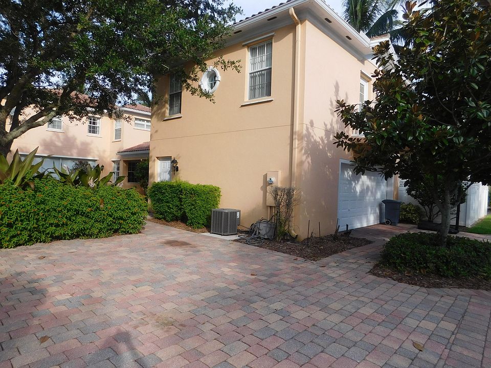 1st image of 4014 Community Dr #1