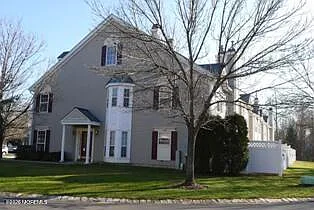 54 Durant Ave — Photo 2