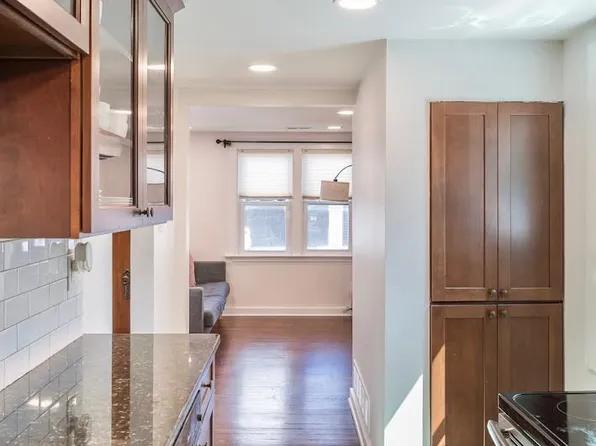 318 1/2 W Parent Ave, Royal Oak, MI 48067