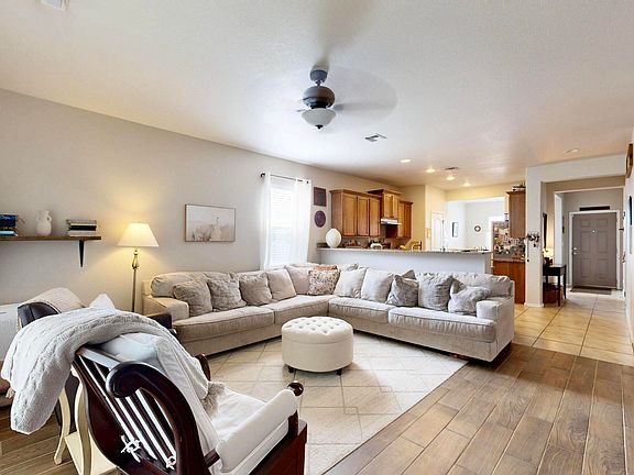 4th image of 10804 Topacio St NW