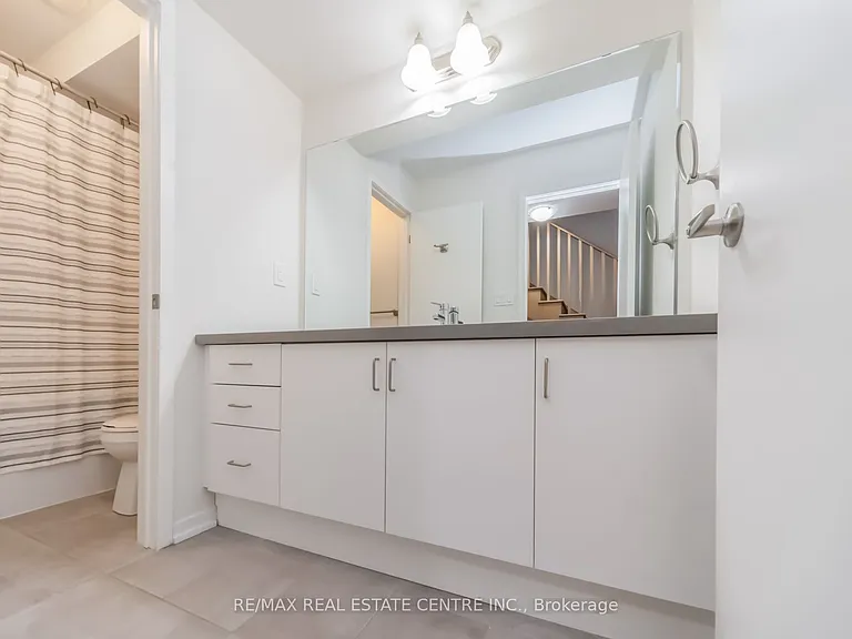 30 Lambert Ln — Photo 22