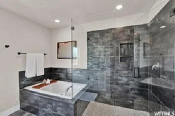 4 bed, 3.5 bath, 2640 sqft, $3,300 — Photo 3