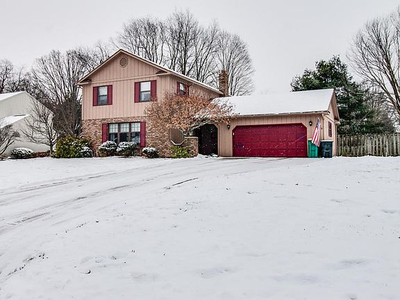 2nd image of 116 Elsinore Ln