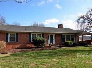 100 Hankins Rd, Marion, NC 28752