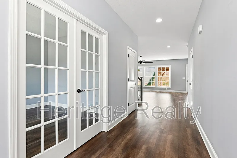 4 bed, 2.5 bath, 2540 sqft, $3,100 — Photo 3