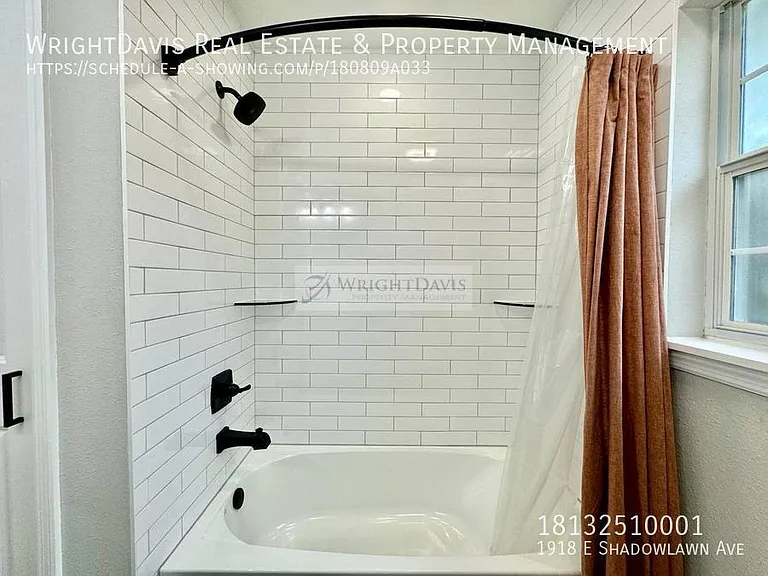 1918 E Shadowlawn Ave — Photo 22
