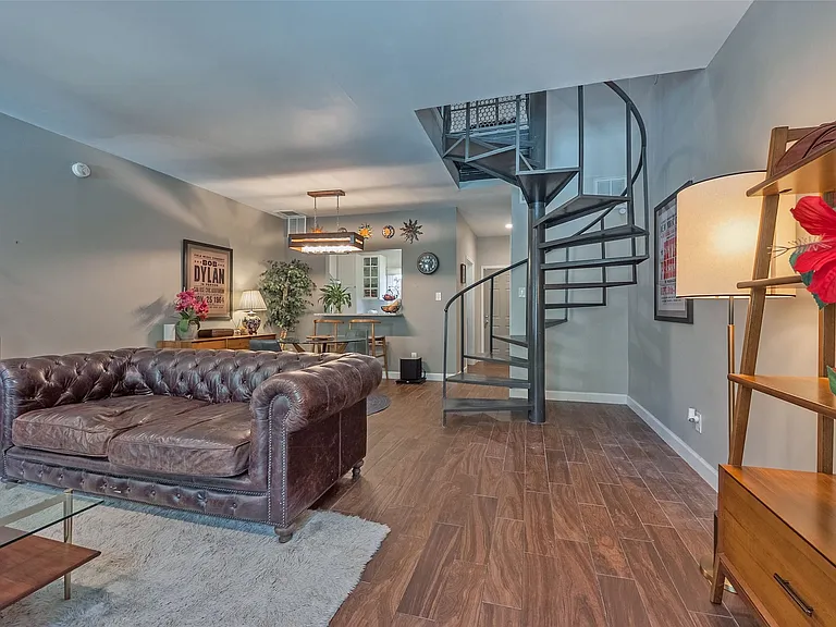 5701 Gaston Ave #8 — Photo 10