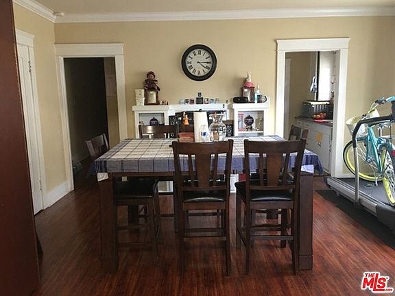 5th image of 363 W Acacia Ave