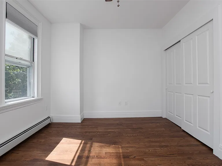76 Bowers St #3 — Photo 9