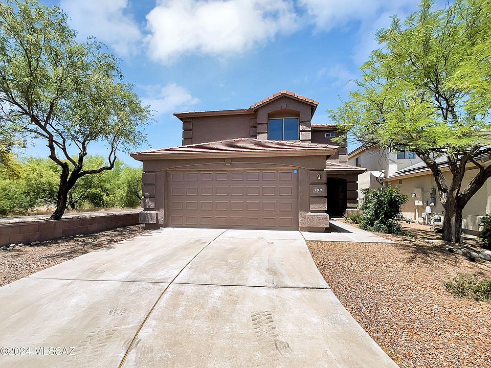 1st image of 790 W Emerald Key Dr