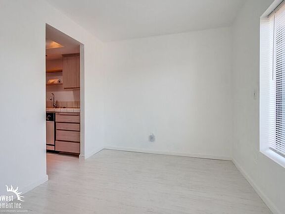5th image of 4383 Kansas St APT 7