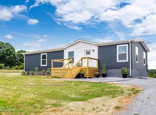 494 Greenbriar Rd, Sweetwater, TN 37874