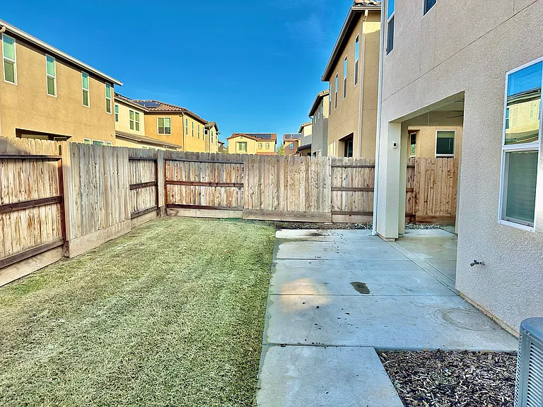 857 Winchell Way W — Photo 32